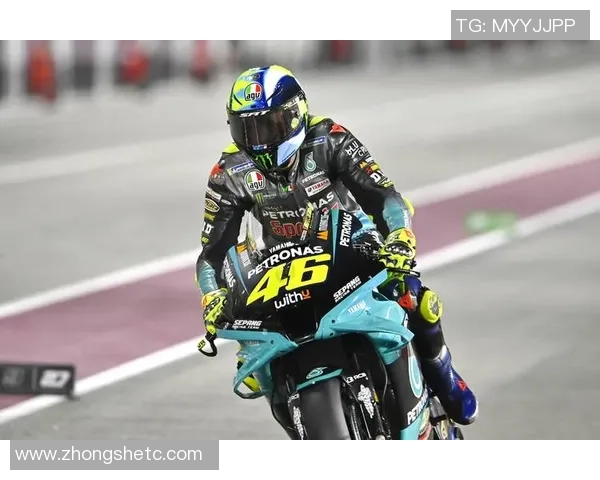 二十二号球星的辉煌历程与赛场传奇：从起步到巅峰的成长故事